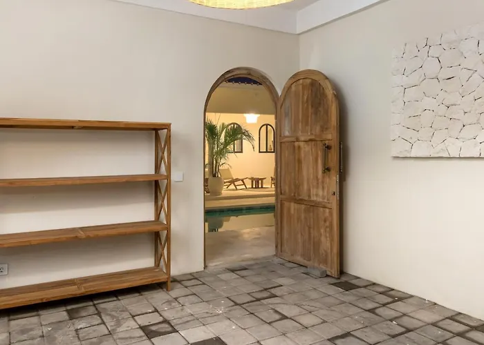 Casa Adem - Modern & Trendy 3br In Seminyak, 10 Minutes To The With Private Pool *