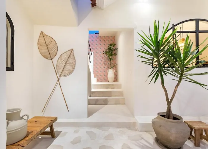 Casa Adem - Modern & Trendy 3br In Seminyak, 10 Minutes To The With Private Pool *