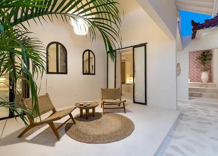 Casa Adem - Modern & Trendy 3br In Seminyak, 10 Minutes To The With Private Pool ヴィラ *