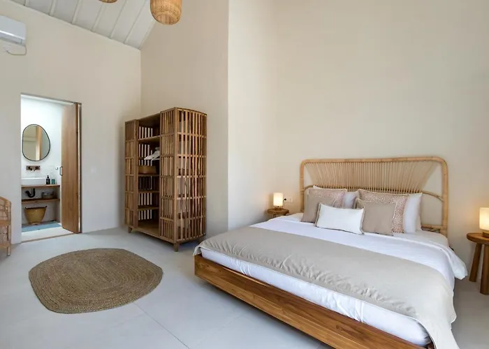 Villa Casa Adem - Modern & Trendy 3br In Seminyak, 10 Minutes To The With Private Pool Seminyak