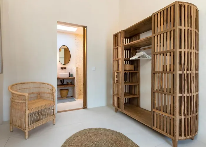 Casa Adem - Modern & Trendy 3br In Seminyak, 10 Minutes To The With Private Pool * スミニャック