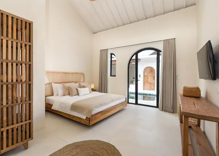 Casa Adem - Modern & Trendy 3br In Seminyak, 10 Minutes To The With Private Pool Villa